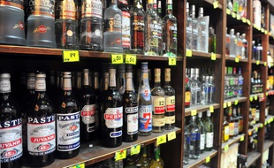 Consumați alcoolul artizanal poate fi periculos pentru sănătate.'alcool artisanal peut s'avérer dangereux pour la santé.