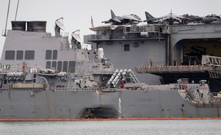 Les plongeurs qui recherchent les dix marins américains portés disparus dans la collision entre un destroyer de l'US Navy et un pétrolier le 21 août au large de Singapour ont retrouvé des restes humains.