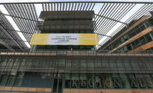 Le siège de la région Alsace est devenu celui du conseil régional d'Alsace-Champagne-Ardenne-Lorraine. Reste désormais à trouver un nom pour cette nouvelle région pour cela une consultation citoyenne va être lancée.