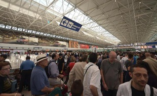 Vue générale de l'aéroport de Rome Fiumicino le 7 mai 2015 après le vaste incendie qui a partiellement détruit le terminal 3