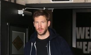 Le DJ Calvin Harris à Los Angeles