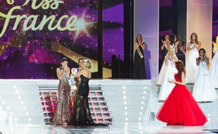 Marine Lorphelin, Miss Bourgogne, devient Miss France 2013 le 8 décembre 2012.
