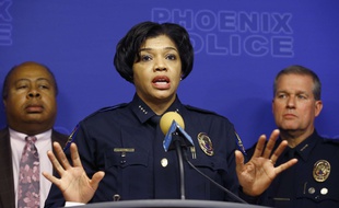 La chef de la police de Phoenix, Jeri Williams, lors d'une conférence de presse le 23 janvier 2019.