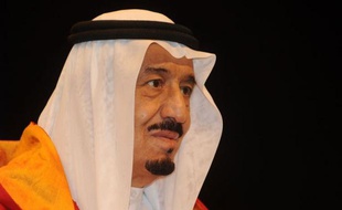 Le roi Abdallah d'Arabie saoudite a choisi lundi son demi-frère, Salmane, 76 ans, prince héritier en remplacement de Nayef ben Abdel Aziz, décédé en Suisse, une nomination sans surprise qui consacre la continuité à la tête de la dynastie des Al-Saoud.
