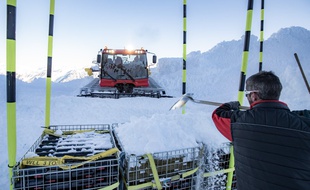 Pour la seconde année consécutive, des bouteilles de vin vont vieillir sous la neige, à Cauterets, dans les Hautes-Pyrénées.
