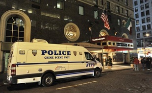 La police de New York poursuivait mercredi son enquête sur les circonstances de la mort du directeur de la prestigieuse école parisienne Sciences Po Richard Descoings, dont le corps a été autopsié dans la matinée