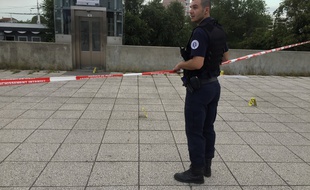 Au lendemain de l'attaque de Villeurbanne, les motivations du suspect restent floues.