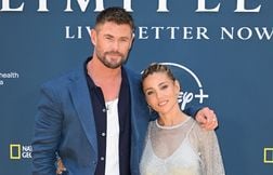 Chris Hemsworth s’entraîne en courant après des poules