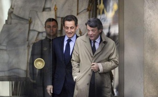 Alors? Seules les ambitions frustrées de Jean-Louis Borloo (centriste) à Matignon où François Fillon (ex-RPR) lui a été préféré expliquent-elles le retour de la guerre des droites?
