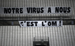 Le bâchage des supporters de l'OM en virage nord lors du match OM-ASSE.