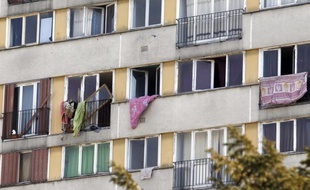 Des lycéens de Clichy-sous-Bois ont présenté mercredi le roman qu'ils ont écrit pendant un an, oeuvre polyphonique qui raconte l'espoir, les galères mais aussi la violence au quotidien dans cette ville d'où sont parties les émeutes de 2005.