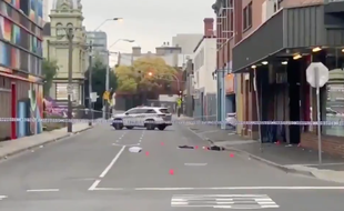 Capture d'écran d'une vidéo postée sur Twitter montrant le lieu de la fusillade qui a eu lieu à Melbourne, en Australie.