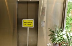 Fin de la téléalarme sur plus d’un ascenseur sur trois, la profession alerte