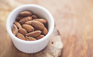 Des amandes (illustration).