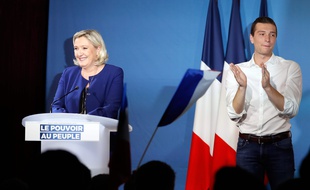 Marine Le Pen et Jordan Bardella en meeting à Villeblevin, le 21 mai 2019.