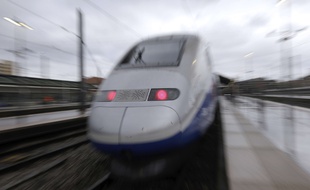 Un TGV à la gare de Saint-Charles