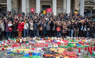 Les Bruxellois se sont réunis place de la Bourse, le 23 mars 2016.