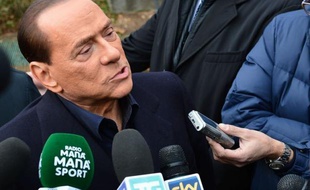 L'Italie se prépare à des élections anticipées après deux coups de théâtre successifs: l'exubérant Silvio Berlusconi est prêt à revenir gouverner le pays, et son successeur, l'austère Mario Monti, a annoncé sa démission imminente.