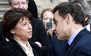 Les 35 heures "autoritaires et uniformes de Martine Aubry" ont été l'une des "plus graves erreurs économiques commises dans notre pays", dénonce le président-candidat Nicolas Sarkozy dans un entretien à paraître dans le journal régional Le Progrès samedi, jour de sa visite à Lyon.