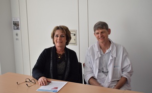 Michèle Telle, victime du Tako-Tsubo, et Eric Bonnefoy Cudraz chef des urgences cardiologiques Louis-Pradel à Bron.