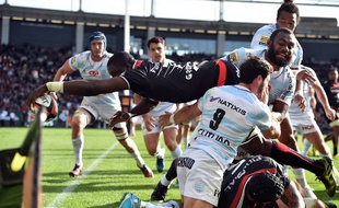 Le troisième ligne Yacouba Camara face au Racing 92, le 16 avril 2017 au Stadium de Toulouse.