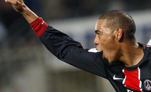 Guillaume Hoarau du PSG après avoir marqué face à l'olympique de Marseille, au stade Vélodrome, le 26 octobre 2008.