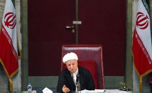Une petite phrase attribuée à l'ex-président Akbar Hachemi Rafsandjani, admettant que le pouvoir syrien avait utilisé des armes chimiques contre sa population fait polémique en Iran malgré plusieurs démentis officiels.