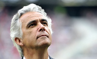 Le président de Nice Jean-Pierre Rivère avant un match entre Nice et Bordeaux le 3 novembre 2013.