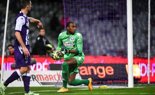 Le gardien du TFC Ali Ahamada lors du match de Ligue 1 entre Toulouse et Guingamp, le 20 décembre 2014.