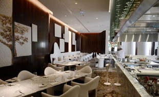 Les Français accordent cette année encore une place de choix au restaurant pour le dîner de la Saint-Sylvestre, malgré une crise économique durable qui contraint les professionnels à rester raisonnables sur les prix tout en restant traditionnels dans l'offre.