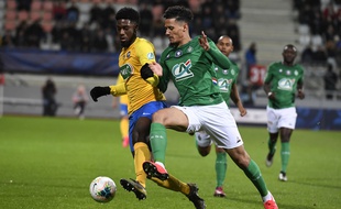 Ici au duel avec le Stéphanois William Saliba en février, Jean-Philippe Krasso a su se faire repérer grâce à de belles performances dans l'aventure d'Epinal en Coupe de France cette saison.