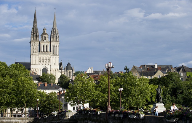 VIDEO. Le spectacle d'illuminations de Nantes arrive sur la cathédrale d'Angers dès ce soir