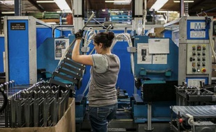 L'indice d'activité provisoire dépasse en février la barre des 50 points, ce qui signe une sortie de récession, grâce à un regain d'activité dans les services, alors que l'industrie a, au contraire, marqué le pas