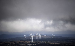 Un parc éolien à Plomodiern dans le Finistère.