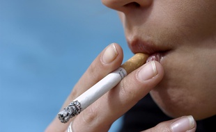 La BPCO, forme de bronchite chronique du fumeur, touche de plus en plus de femmes, de plus en plus jeunes.