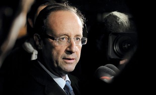 François Hollande, le 1er avril, en déplacement à Boulogne-sur-Mer.
