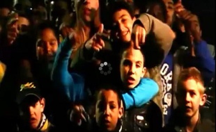 Capture d'écran d'un clip de rap à la gloire des footballeurs de Chambéry.