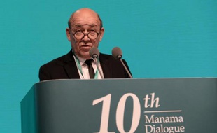Le ministre français de la Défense, Jean-Yves Le Drian, lors du "Dialogue de Manama", le 6 décembre 2014 à Bahreïn