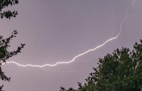 De violents orages et des routes inondées en Bretagne et en Occitanie