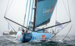 Thomas Ruyant est leader de la course mais Yannick Bestaven pourrait le devancer grâce à ses bonus.