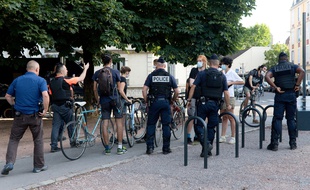 Des policiers à DIjon à l'occasion d'un déplacement du Premier ministre et du ministre de l'Intérieur
