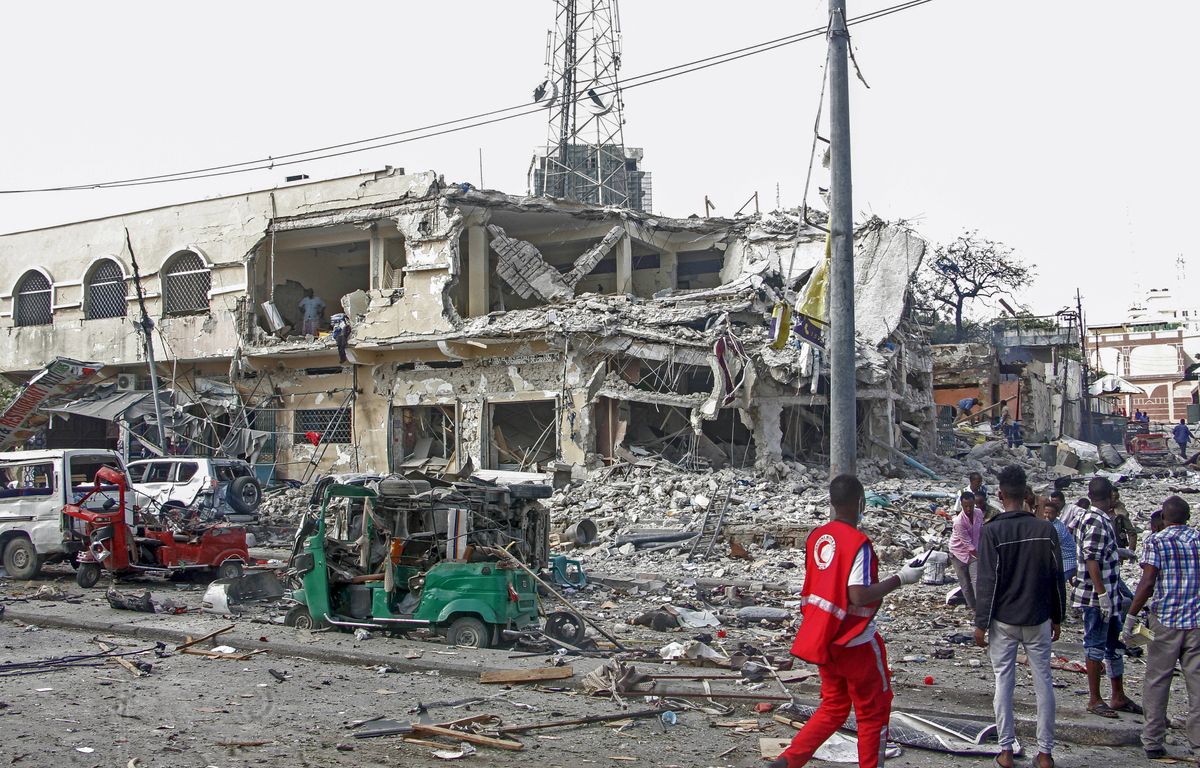 A Mogadiscio, un double attentat à la voiture piégée fait 100 morts