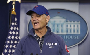 L'acteur américain Bill Murray a profité d'un séjour à Washington pour discuter sport à l'occasion d'une courte conférence de presse le 21 octobre 2016.Manuel Balce Ceneta/AP/SIPA