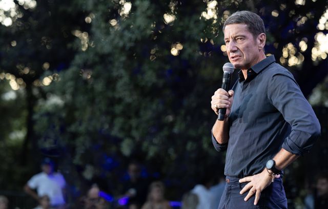 Depuis plusieurs mois, David Lisnard frappe à la porte de la compétition. Le maire de Cannes et président de l’Association des Maires de France milite pour une primaire à droite… avec lui.