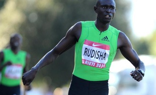 Le Kényan David Rudisha, auteur de deux records du monde du 800 m cet été, et la Croate Blanka Vlasic, championne d'Europe en plein air de la hauteur et du monde en salle, ont été désignés athlètes de l'année 2010 par la Fédération internationale d'athlétisme, dimanche à Monaco.