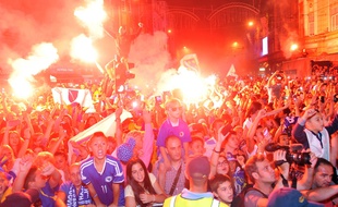 Des milliers de personnes étaient présentes dans les rues de Sarajevo le 17 octobre pour accueillir l'équipe cadets de basket.