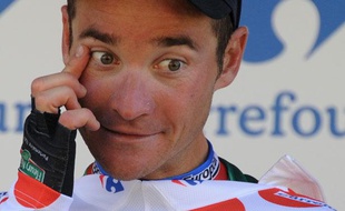 Thomas Voeckler lors de la remise du maillot de meilleur grimpeur, le 17 juillet 2012, à Bagnères-de-Luchon.