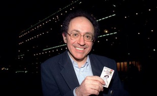 L'inventeur de la carte à puce, le Français Roland Moreno, est décédé dimanche à Paris à l'âge de 66 ans, a indiqué à l'AFP un de ses collaborateurs, confirmant une information du quotidien Le Parisien.