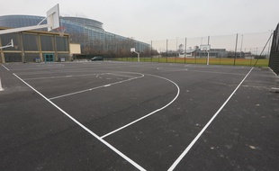 Les terrains de basket en accès libre au Wacken. Strasbourg le 19 janvier 2016.