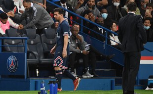 Le vent soufflait fort au Parc des Princes dimanche soir.